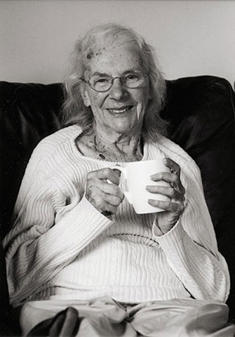 Summer visit, Copyright ⓒ 2006 Cate McRae; All Rights Reserved reserved